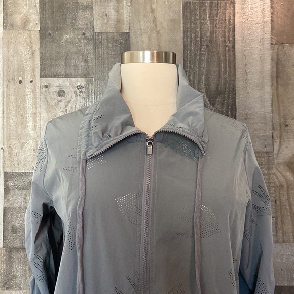 Nanette Lepore gray windbreaker large laser cut birds mock neck lightweight fall - Picture 3 of 13